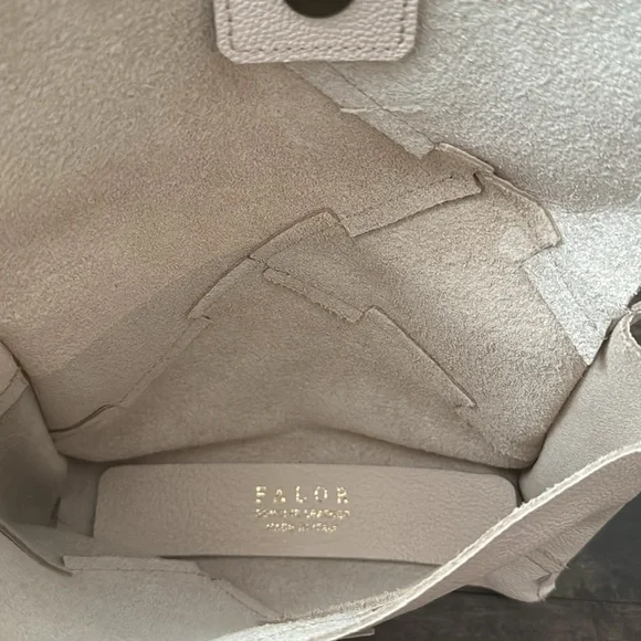 FALOR GENUINE LEATHER MADE IN ITALY CROSSBODY BAG BRAND NEW - Picture 3 of 5